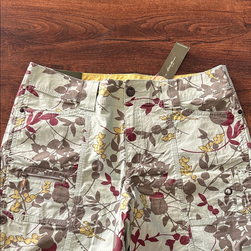 NWT: Eddie Bauer Floral Hiking/Cargo Shorts - Picture 2 of 9